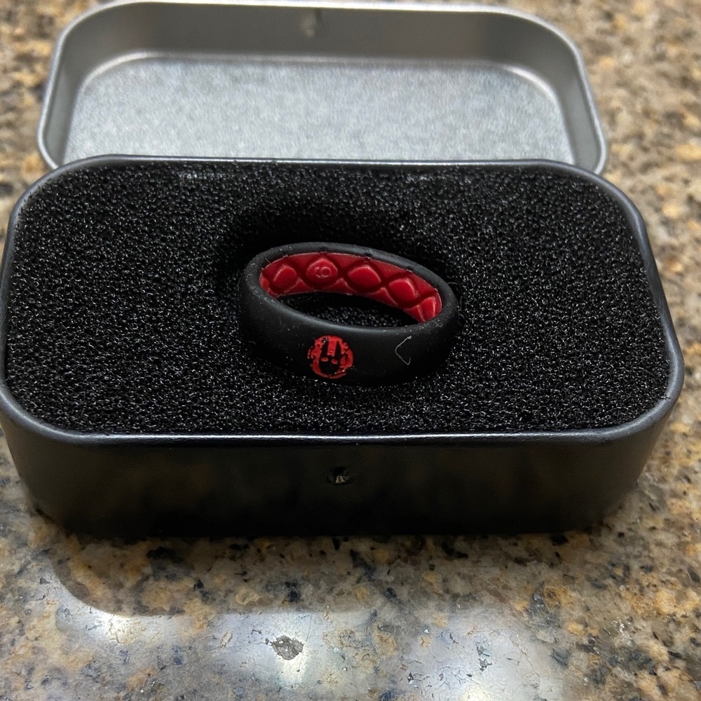 Groove Spartan Black and Red Silicone Ring Size 6